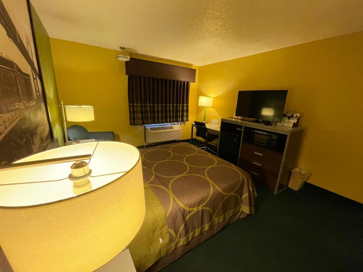 Super 8 By Wyndham Van Buren/Ft. Smith Area Esterno foto