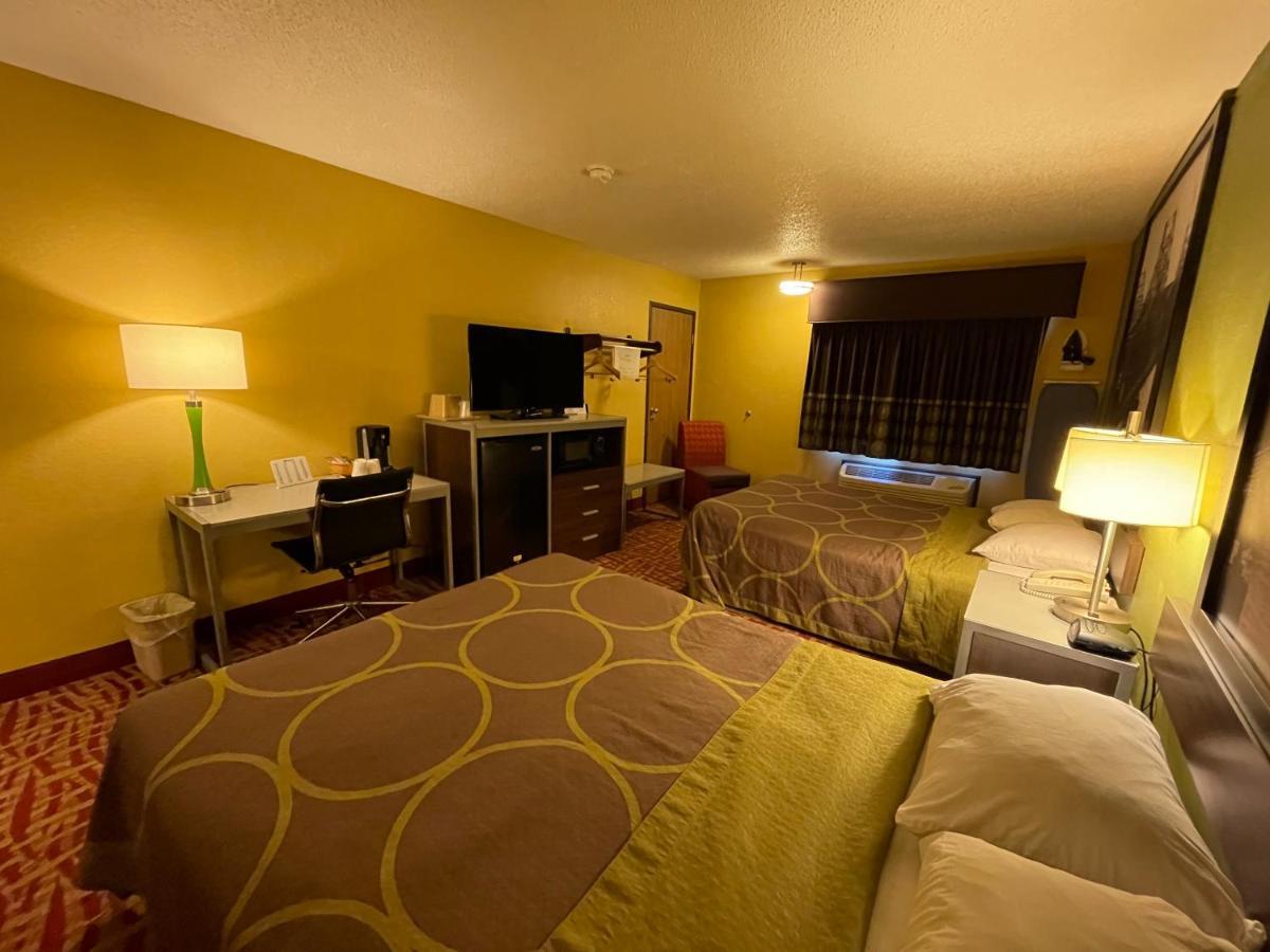 Super 8 By Wyndham Van Buren/Ft. Smith Area Esterno foto