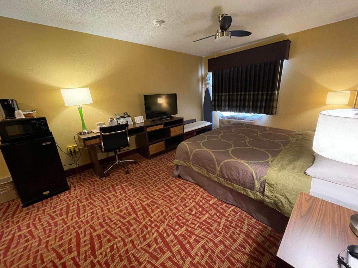 Super 8 By Wyndham Van Buren/Ft. Smith Area Esterno foto